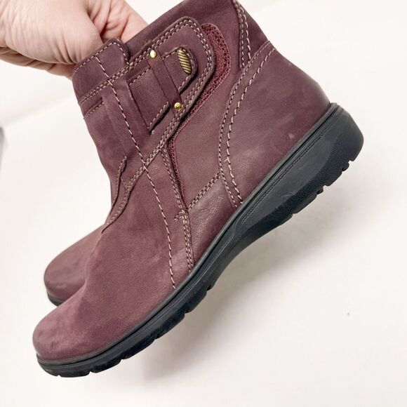 Clark’s Collection Maroon Nubuck Velcro Ankle Boots 11 - Picture 3 of 7